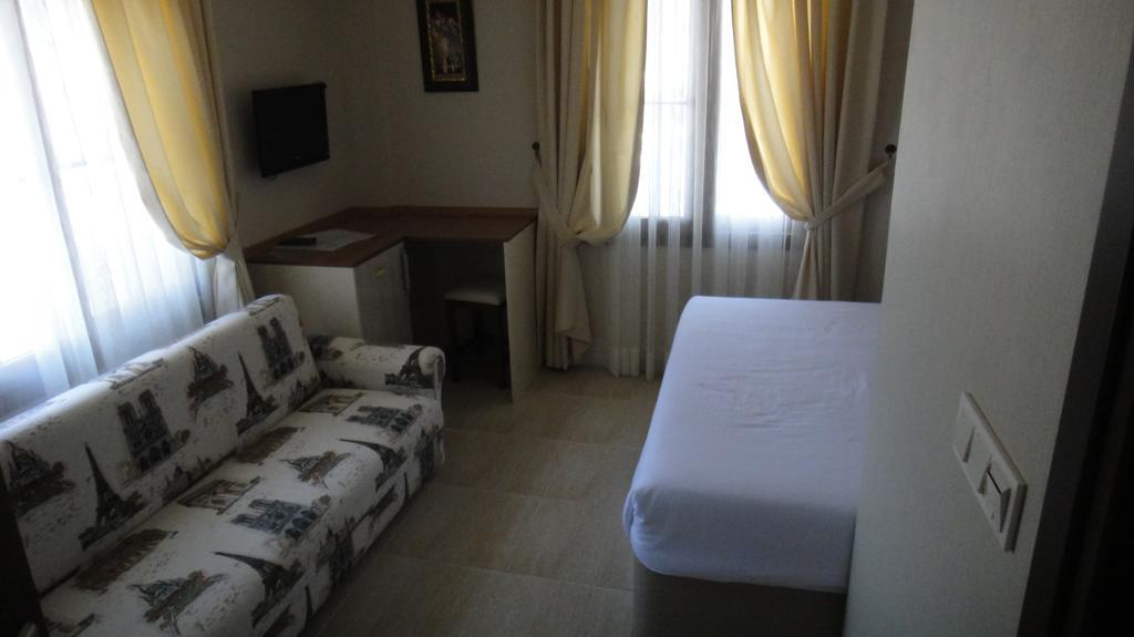 Golden Stone Butik Otel Чешме Номер фото